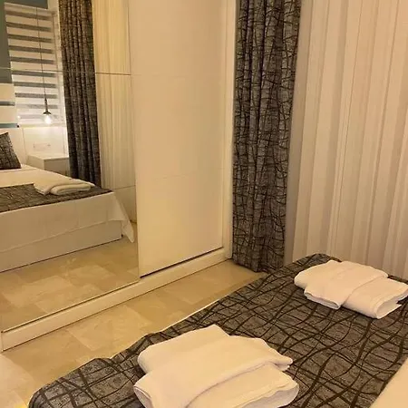 Babadag- Zwembad/jacuzzi/speeltoestellen Otel 4*