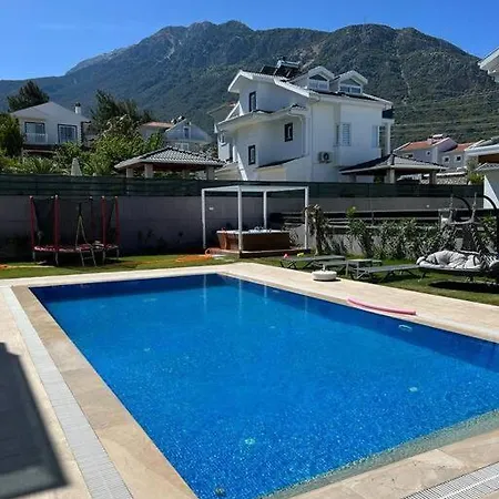 Otel Babadag- Zwembad/jacuzzi/speeltoestellen 4*