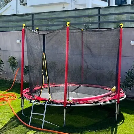 Babadag- Zwembad/jacuzzi/speeltoestellen 4* فتحية