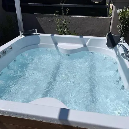 Babadag- Zwembad/jacuzzi/speeltoestellen فندق فتحية