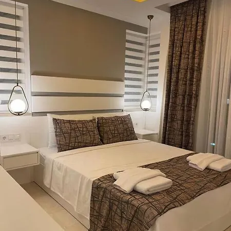Babadag- Zwembad/jacuzzi/speeltoestellen Hotel Fethiye